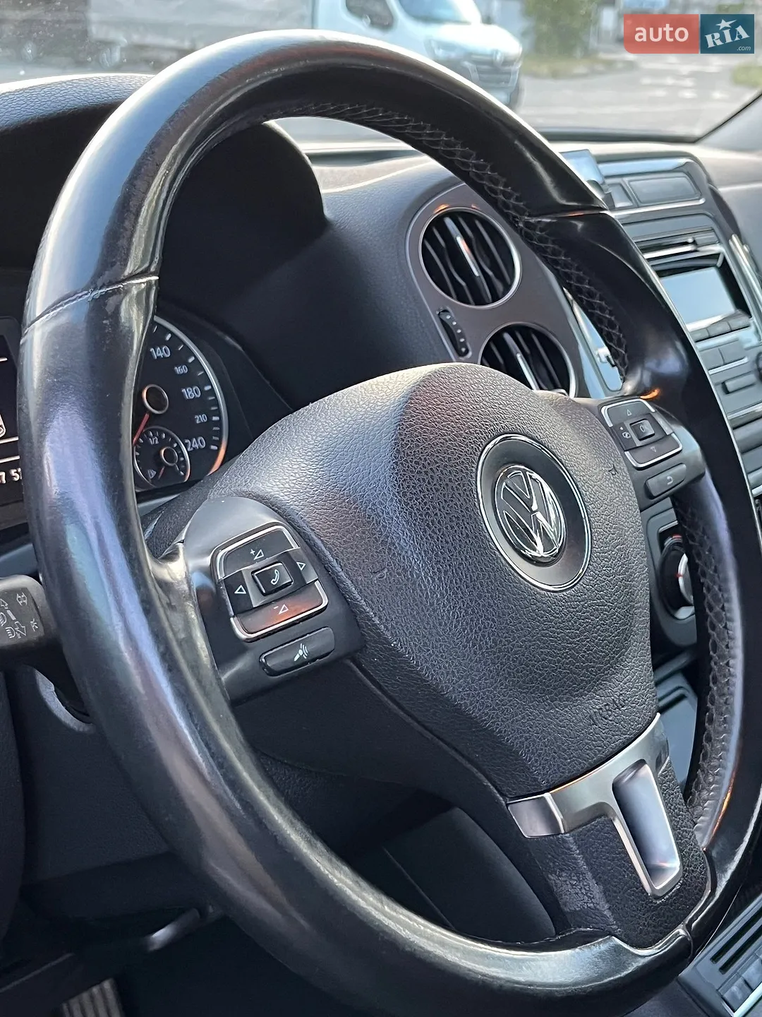 2011 Volkswagen Tiguan - мініатюра 10