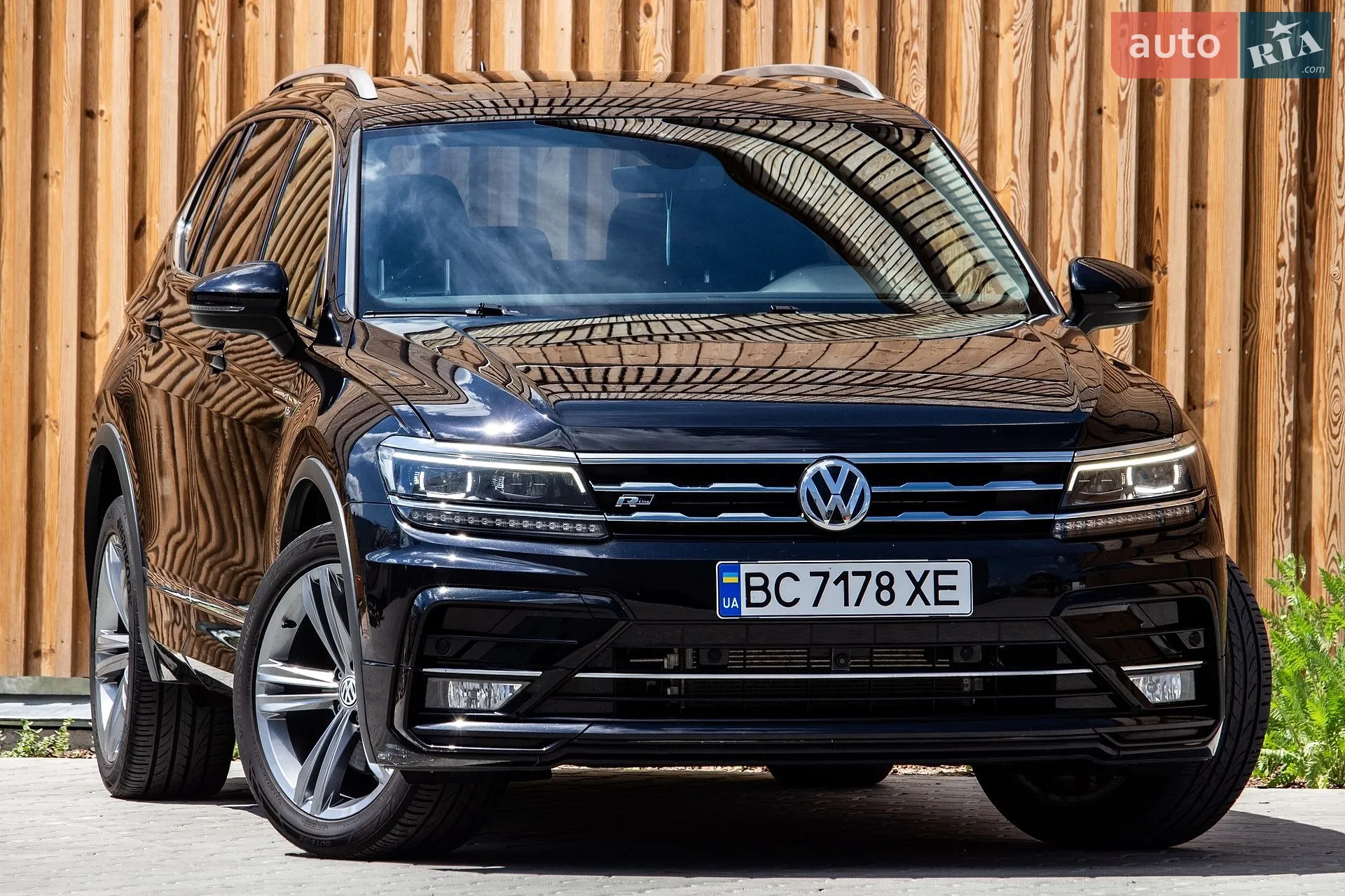 2021 Volkswagen Tiguan - фото 1