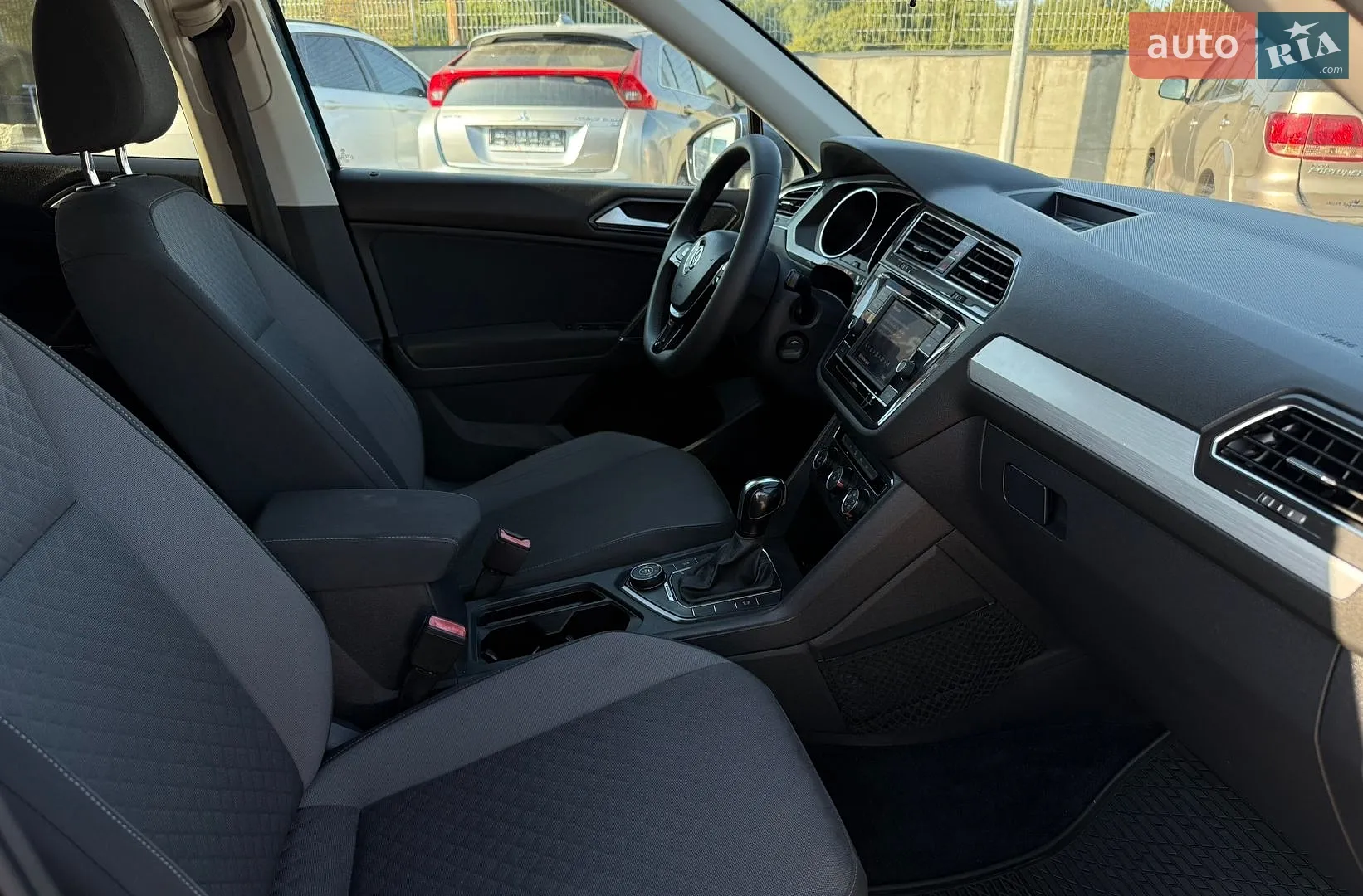 2018 Volkswagen Tiguan - мініатюра 19