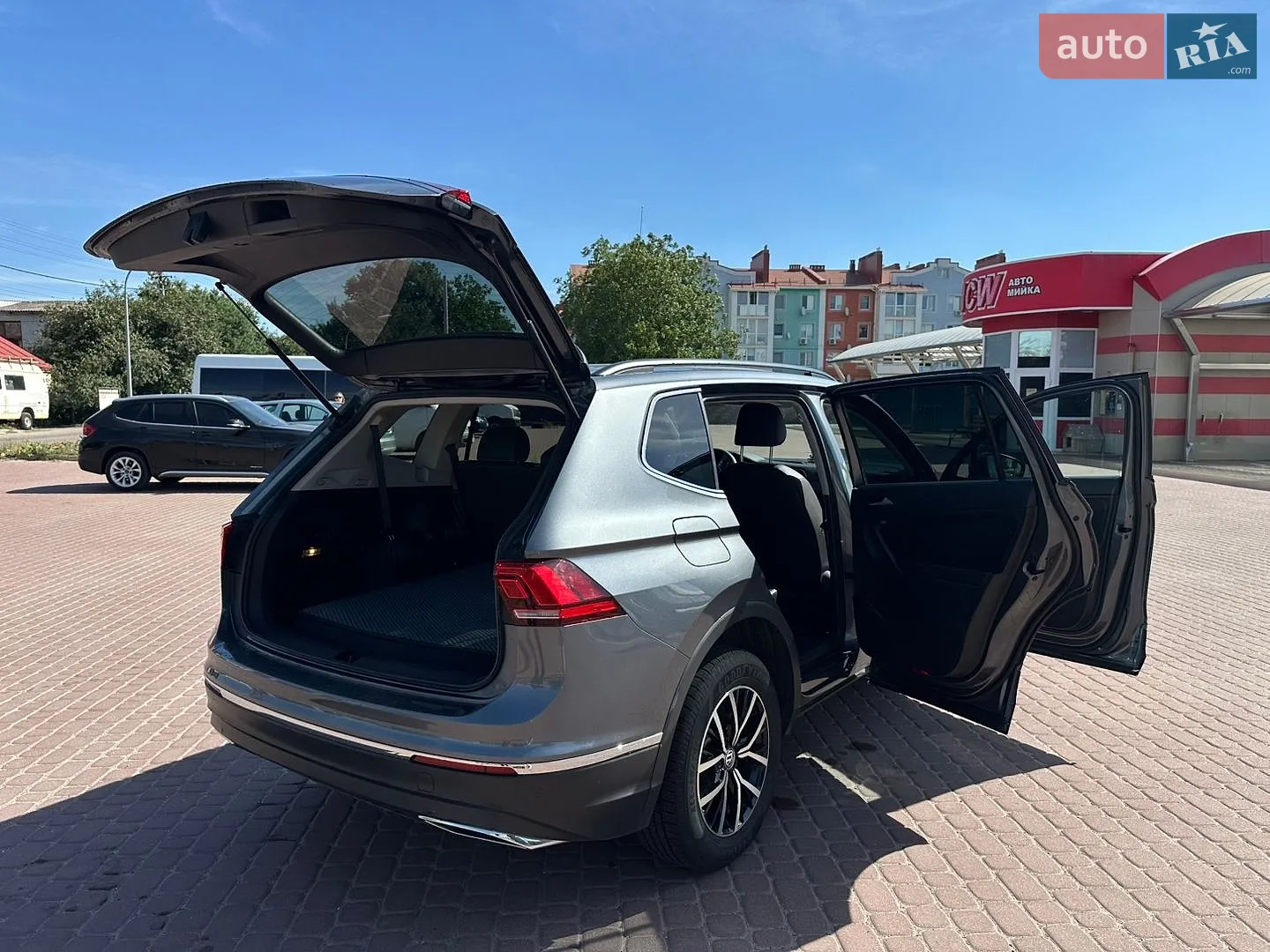 2021 Volkswagen Tiguan - мініатюра 24