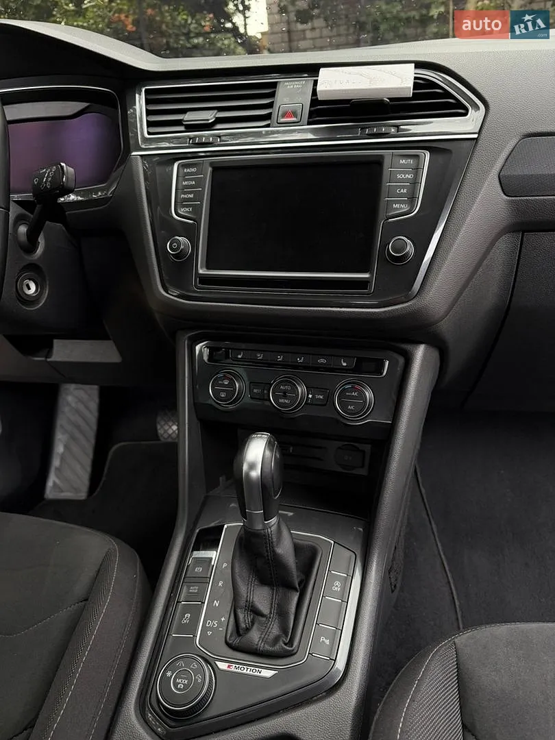 2016 Volkswagen Tiguan - мініатюра 12