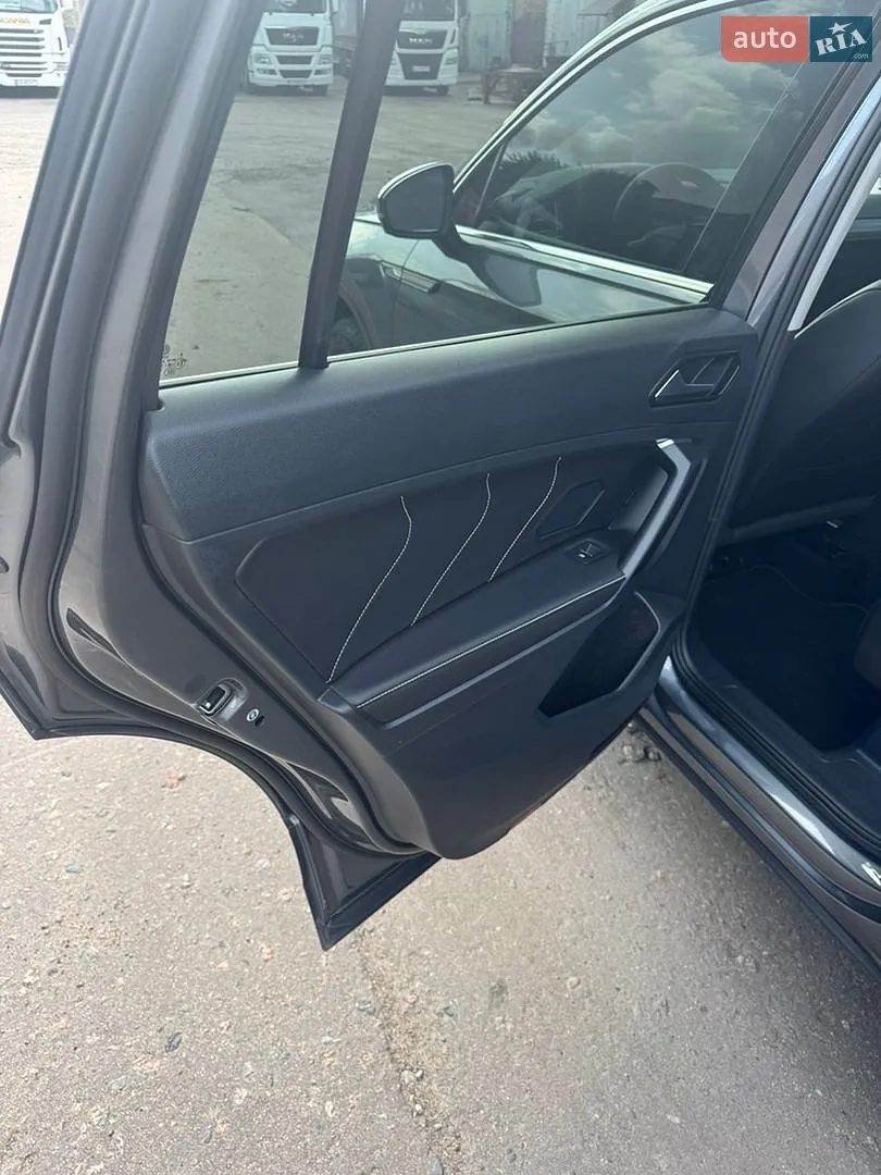2023 Volkswagen Tiguan - мініатюра 24