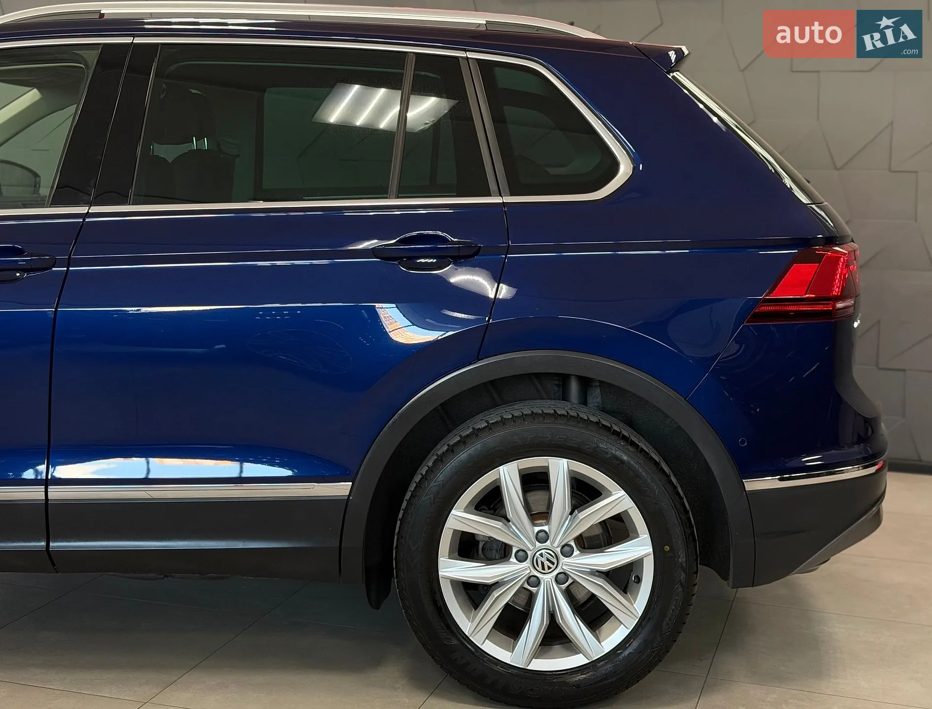 2020 Volkswagen Tiguan - мініатюра 18