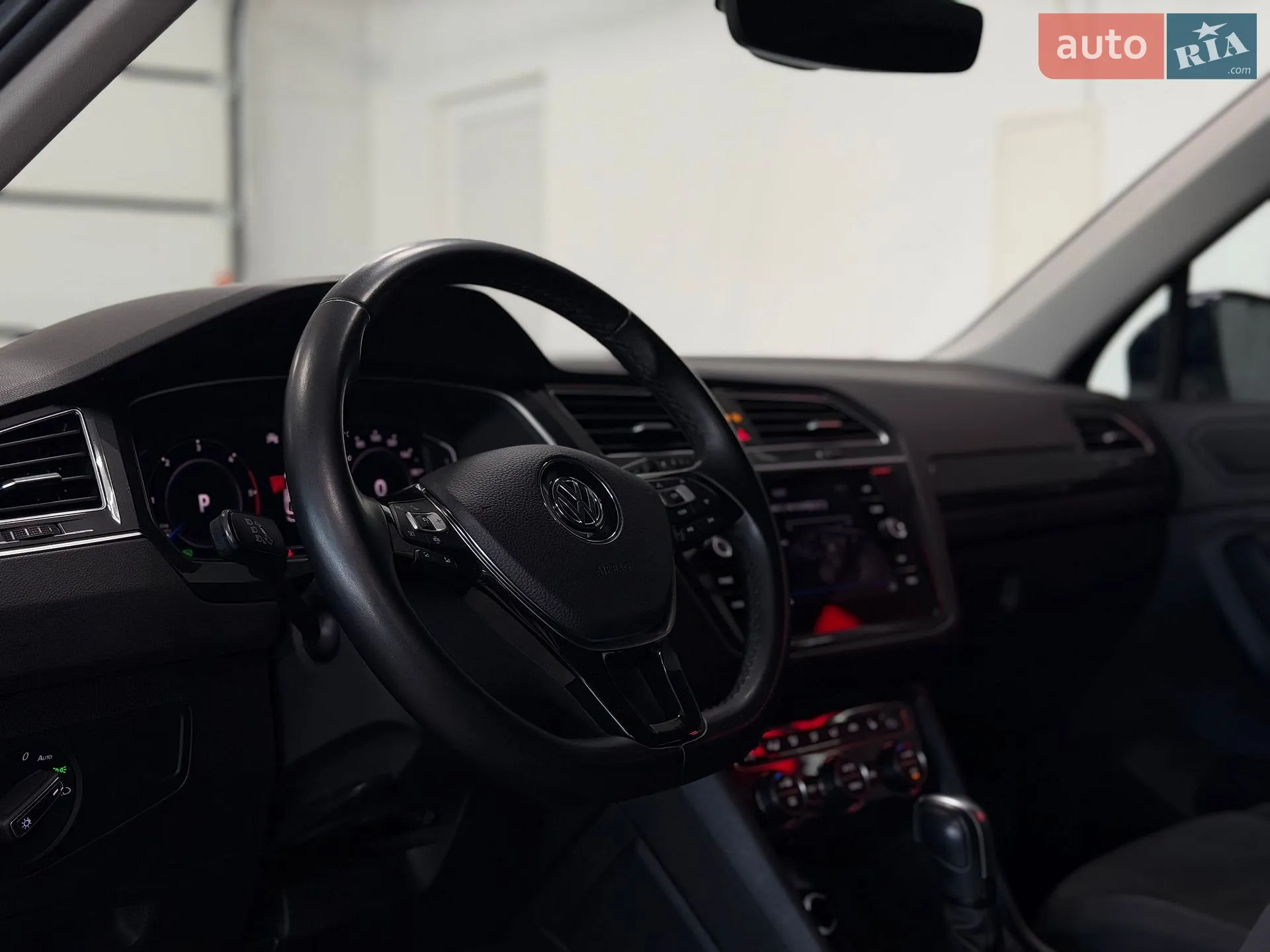 2020 Volkswagen Tiguan - мініатюра 22