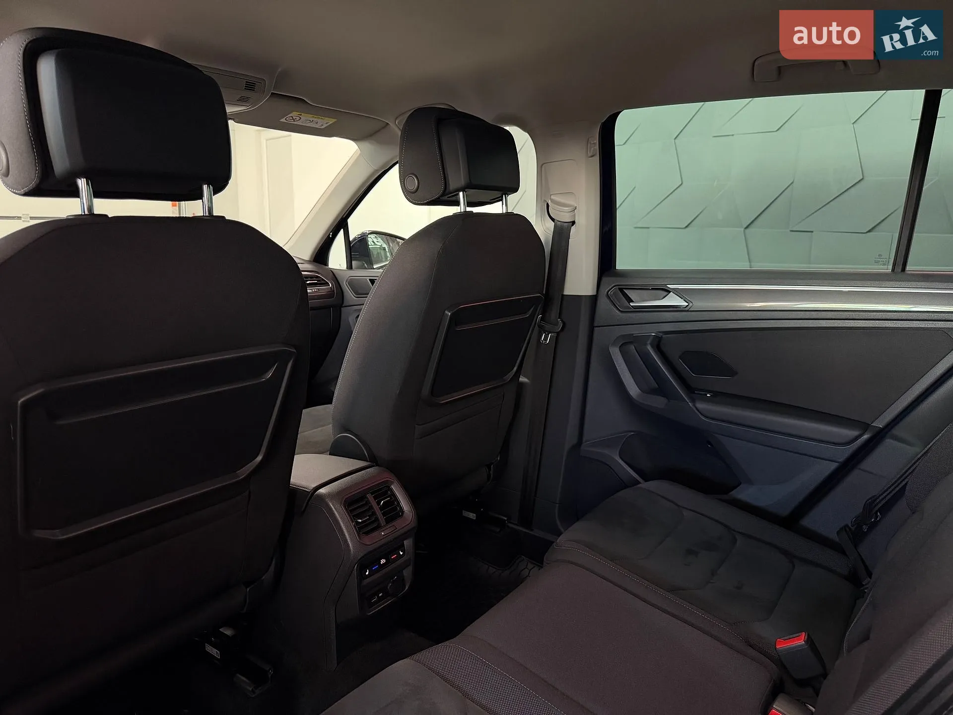 2020 Volkswagen Tiguan - мініатюра 36