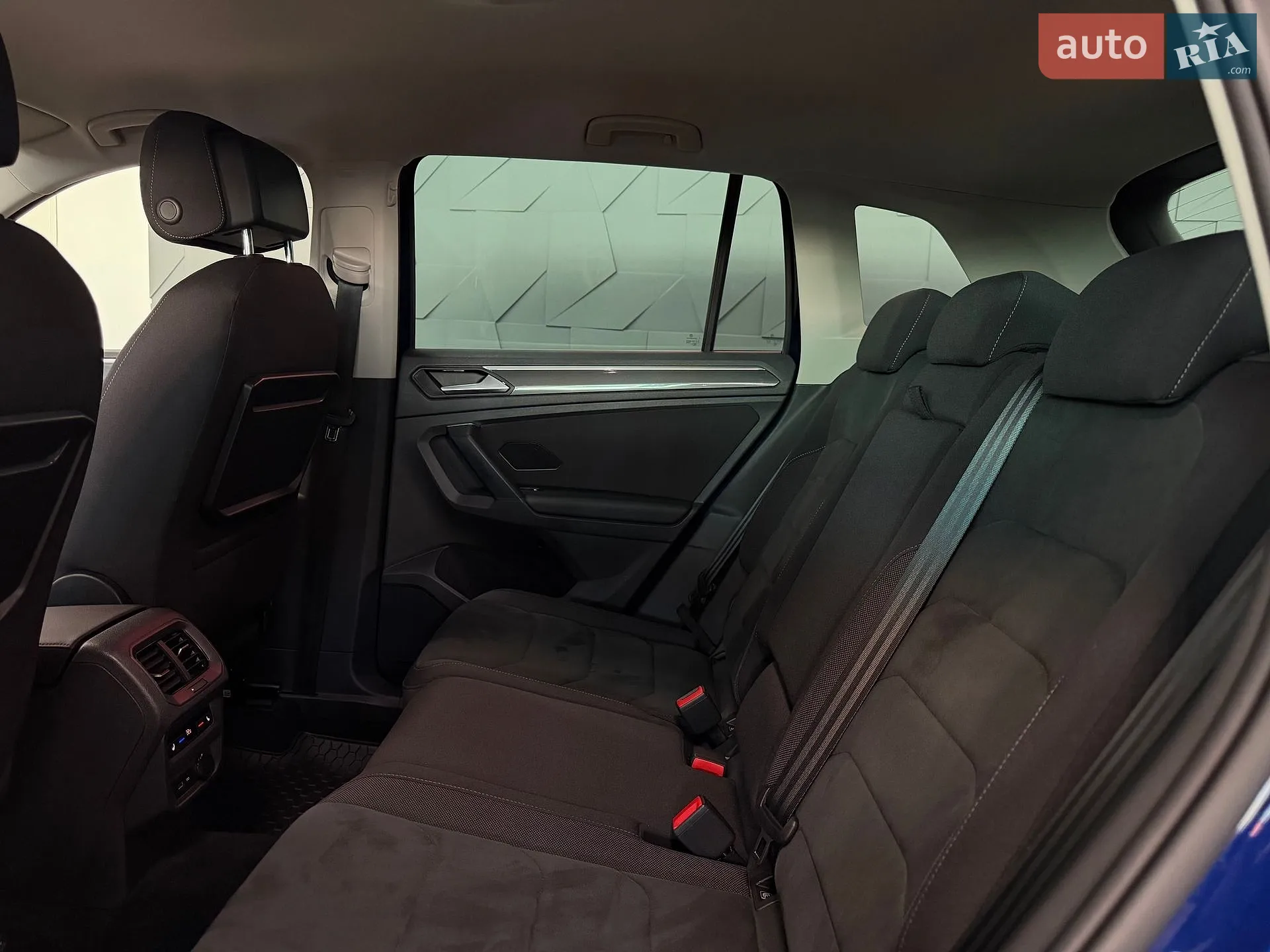 2020 Volkswagen Tiguan - мініатюра 37