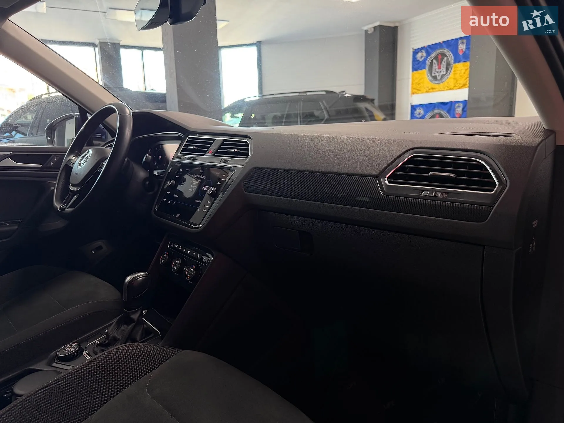 2020 Volkswagen Tiguan - мініатюра 45