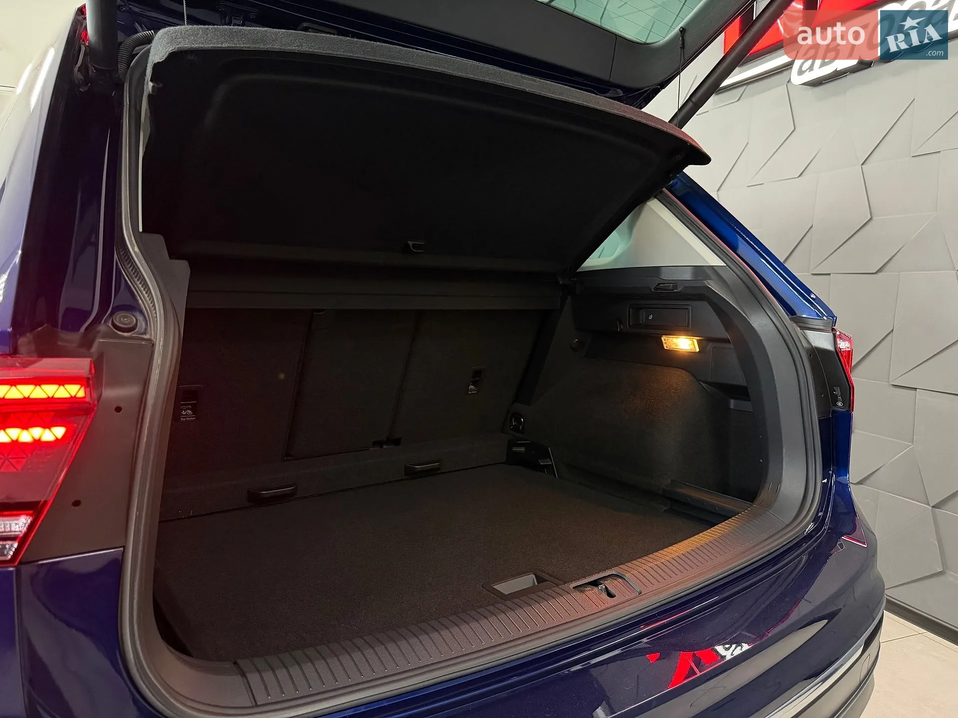 2020 Volkswagen Tiguan - мініатюра 48