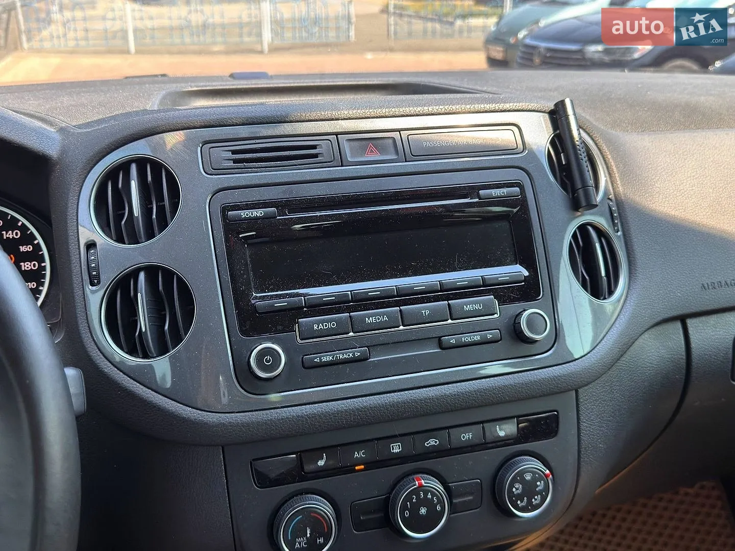 2016 Volkswagen Tiguan - мініатюра 28