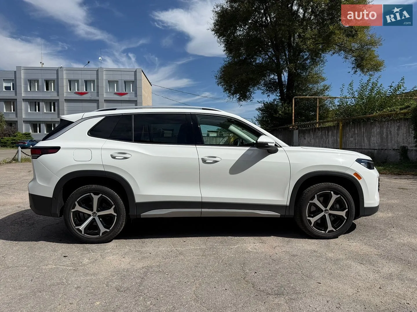 2025 Volkswagen Tiguan - мініатюра 8