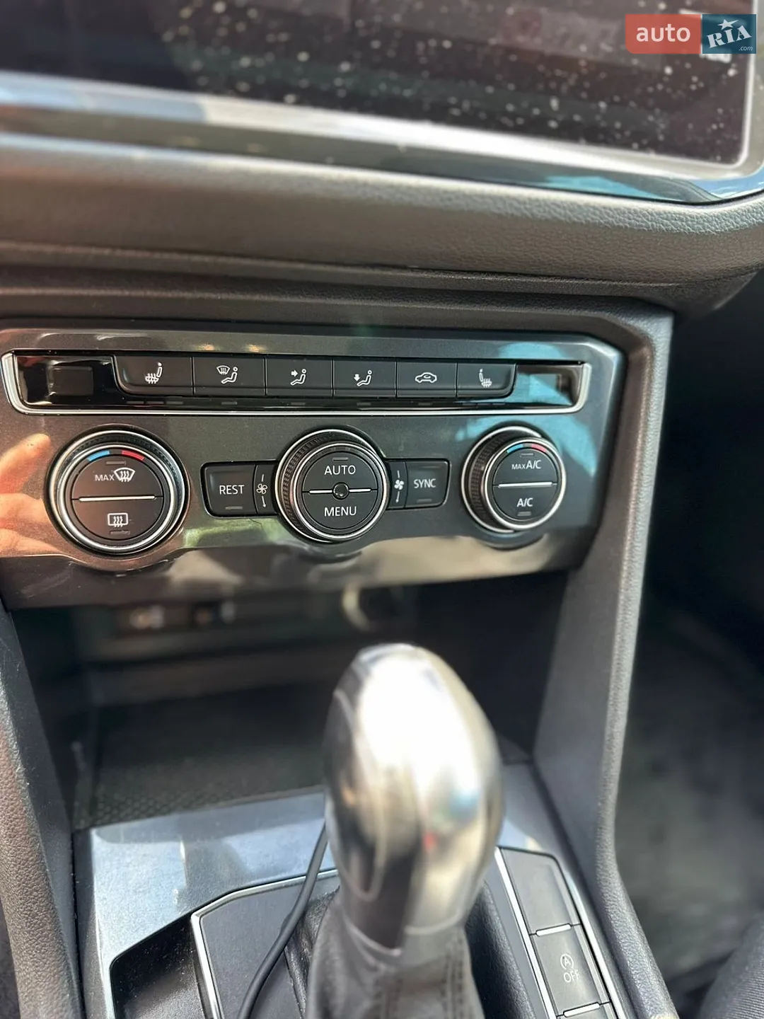 2018 Volkswagen Tiguan - мініатюра 19