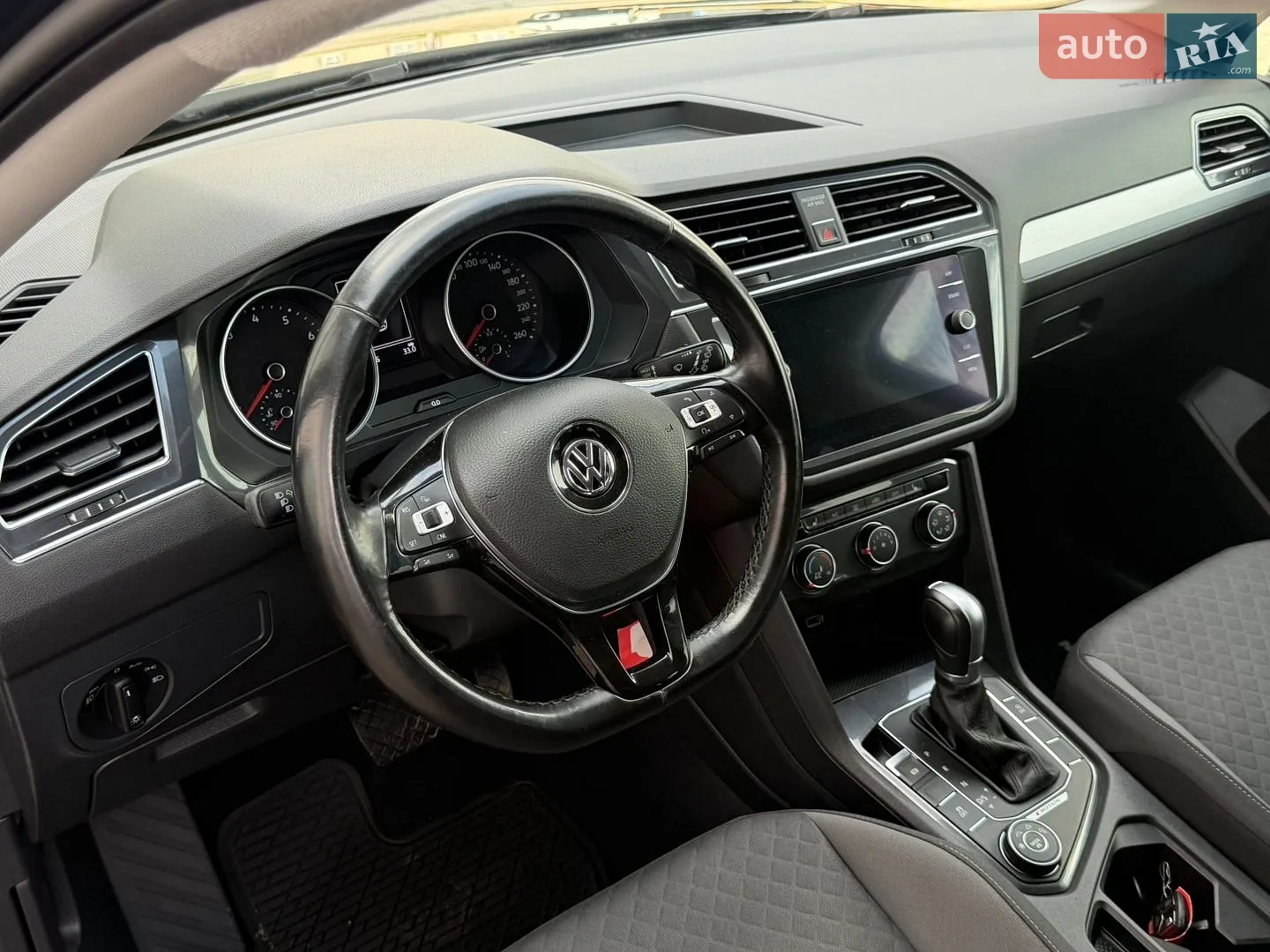 2017 Volkswagen Tiguan - мініатюра 25