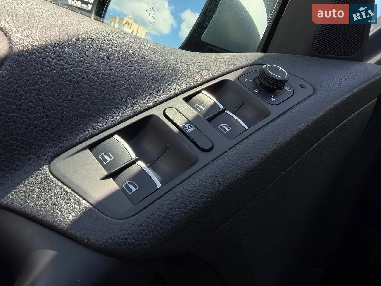 2016 Volkswagen Tiguan - мініатюра 16