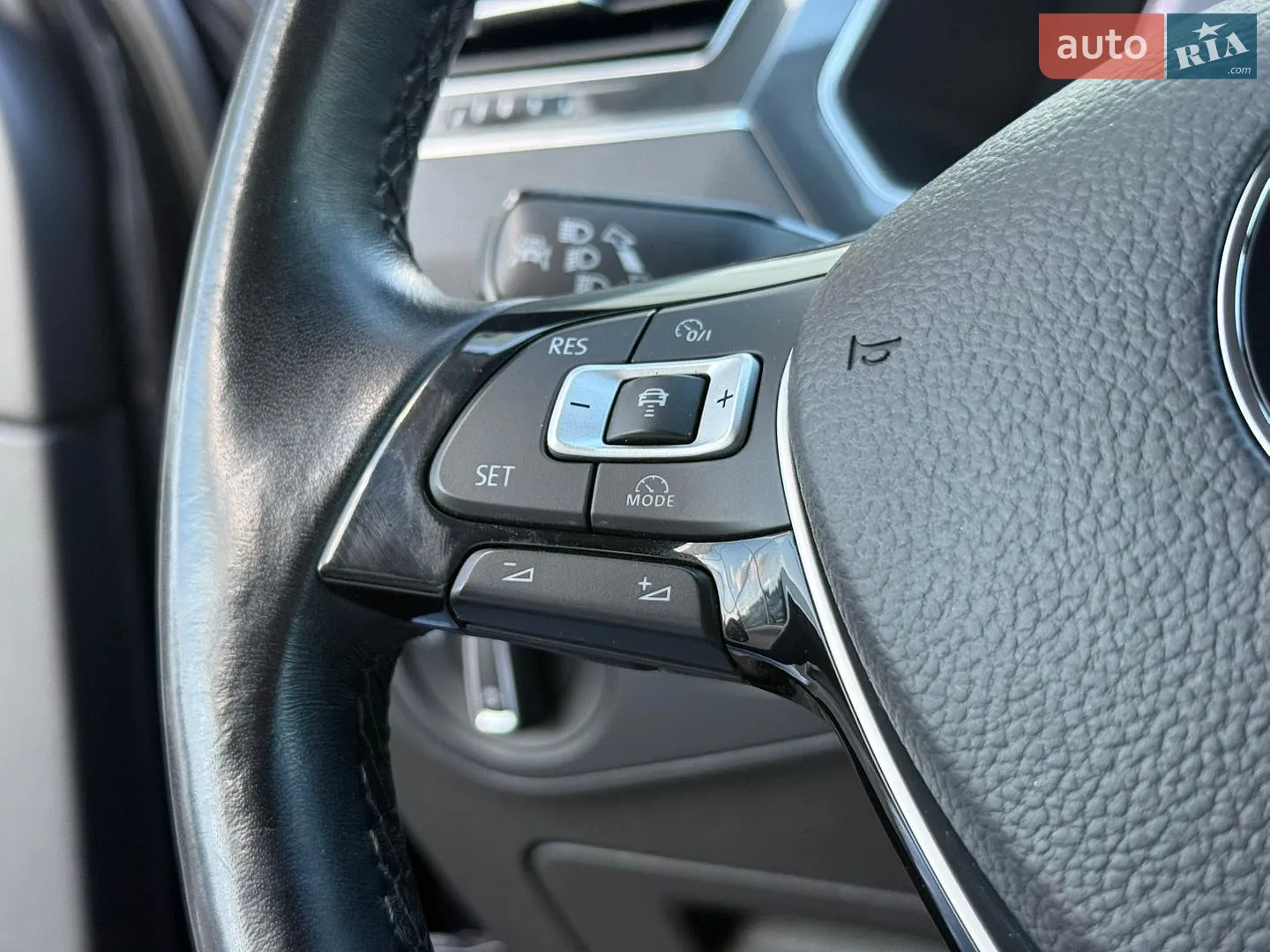 2018 Volkswagen Tiguan - мініатюра 23