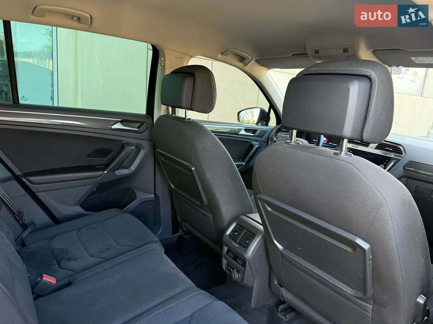 2018 Volkswagen Tiguan - мініатюра 40