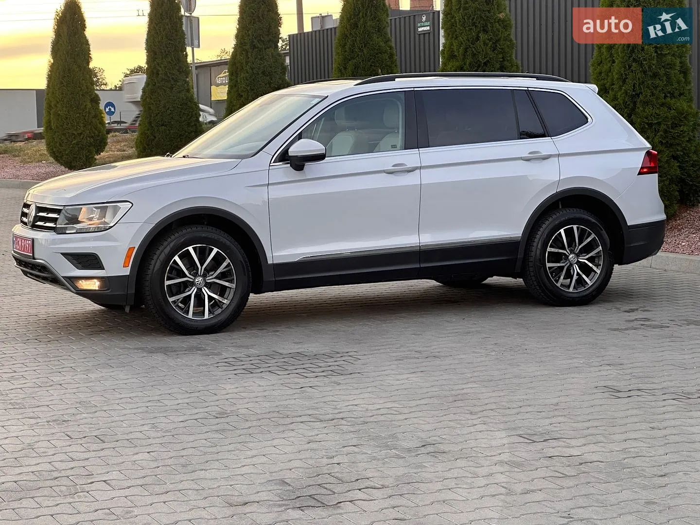 2017 Volkswagen Tiguan - мініатюра 8