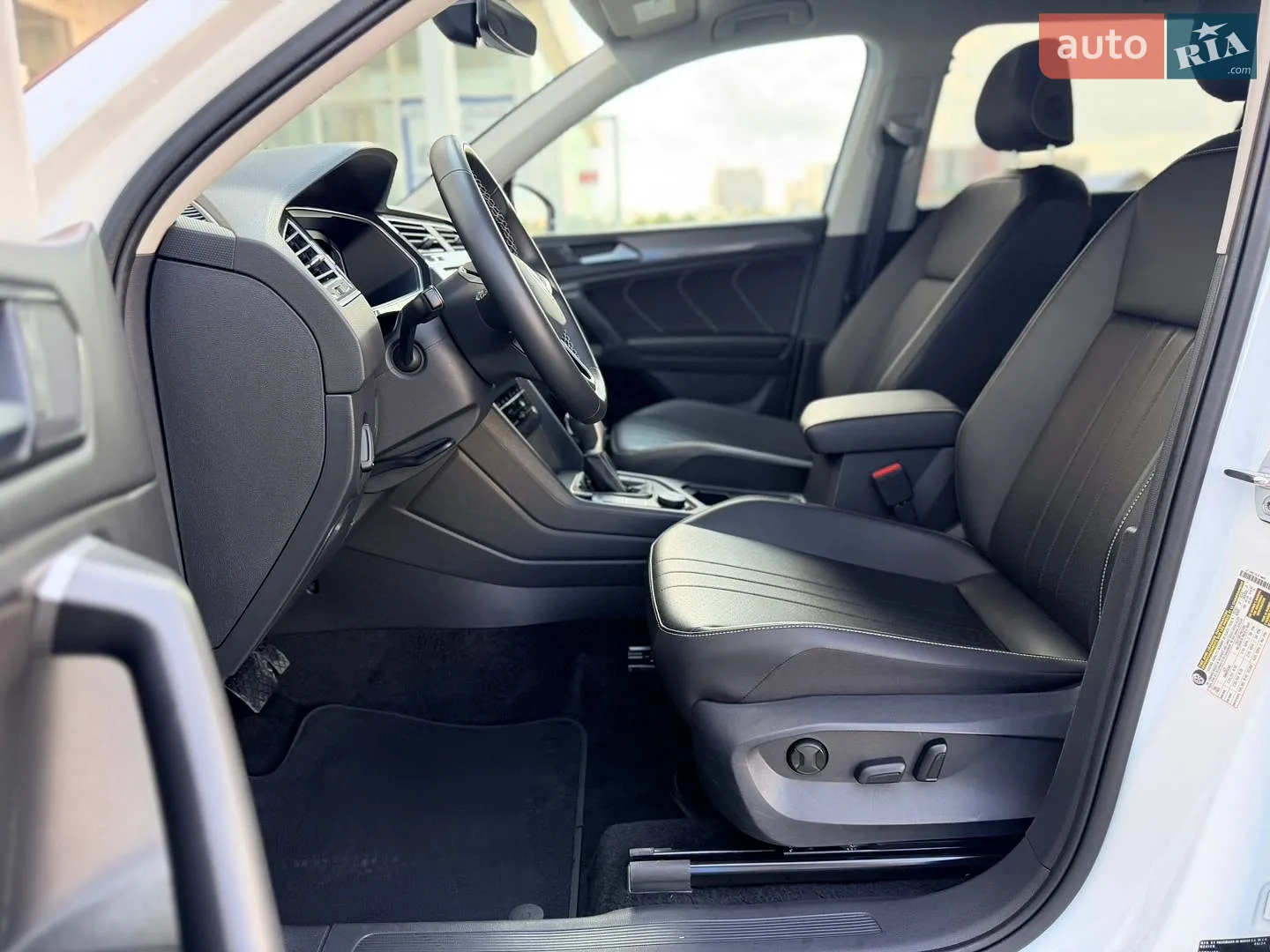2024 Volkswagen Tiguan - мініатюра 14