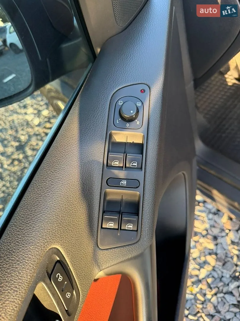 2011 Volkswagen Tiguan - мініатюра 29