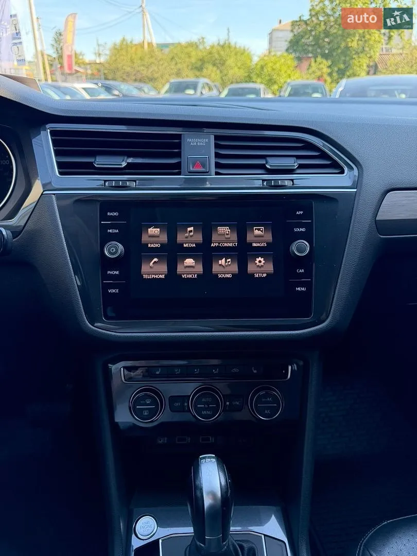 2017 Volkswagen Tiguan - мініатюра 27