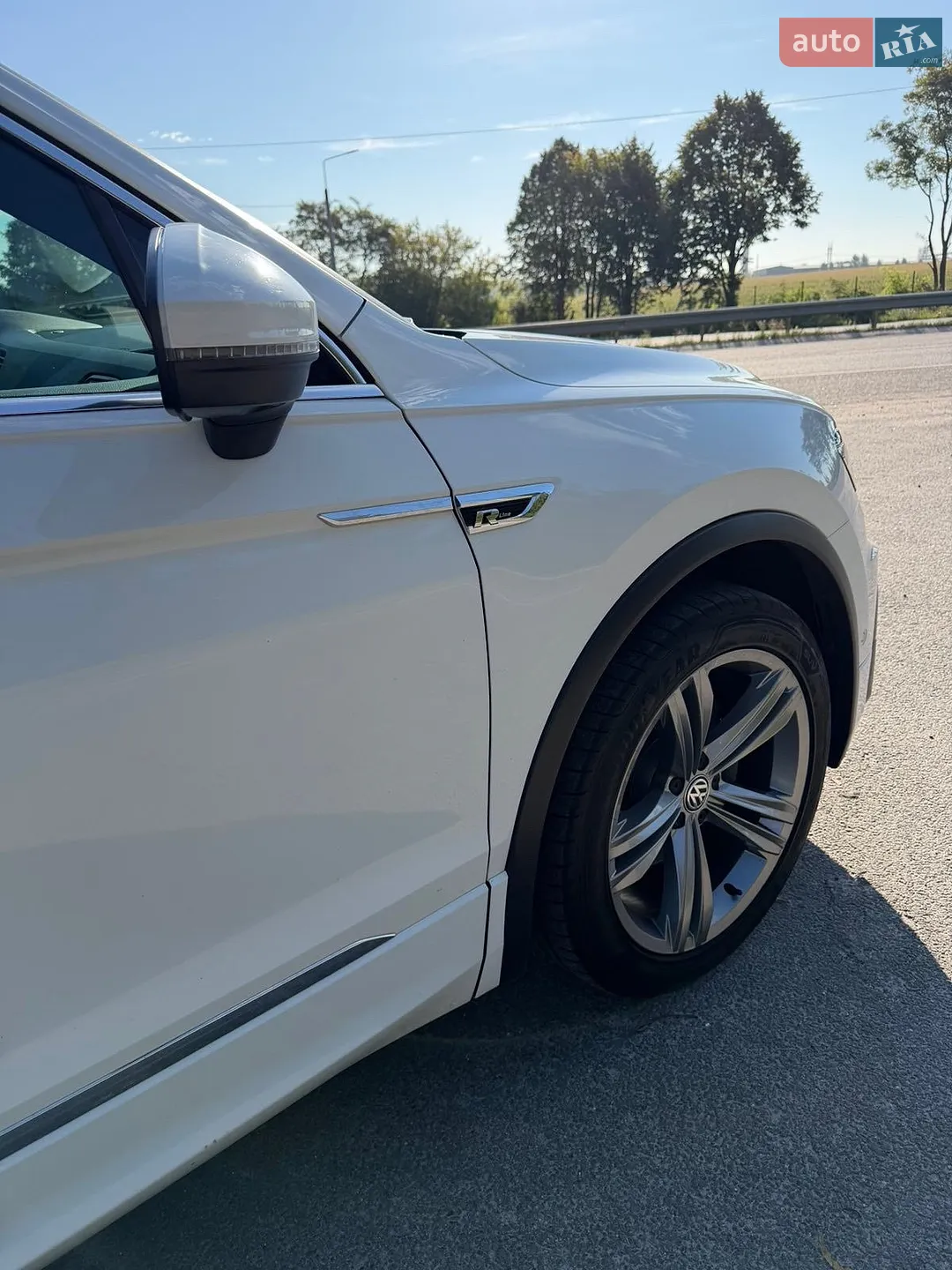 2017 Volkswagen Tiguan - мініатюра 16