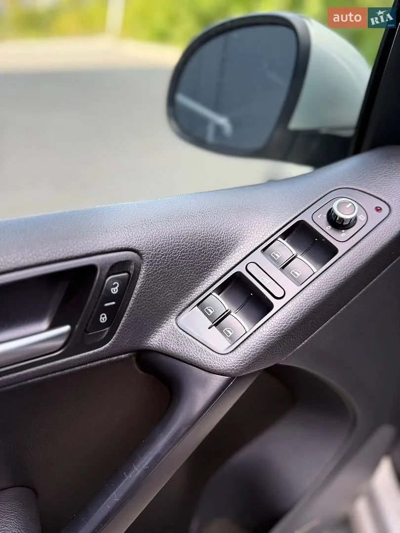 2014 Volkswagen Tiguan - мініатюра 18
