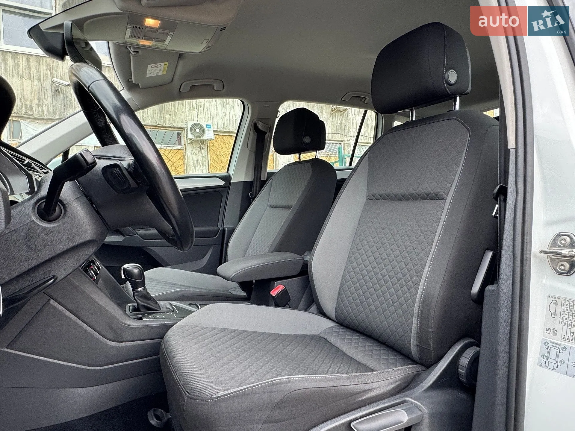 2016 Volkswagen Tiguan - мініатюра 15