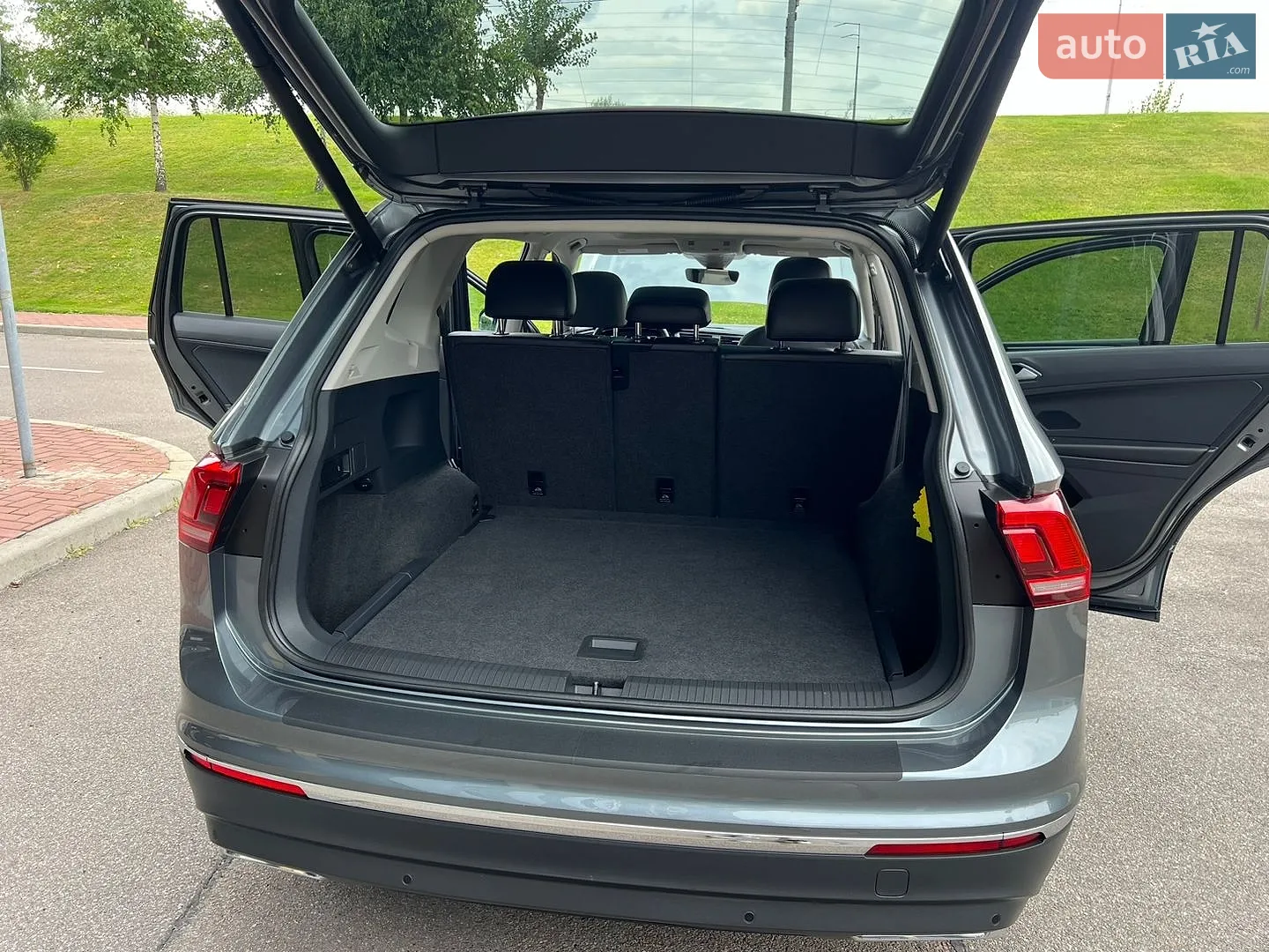 2017 Volkswagen Tiguan - мініатюра 44