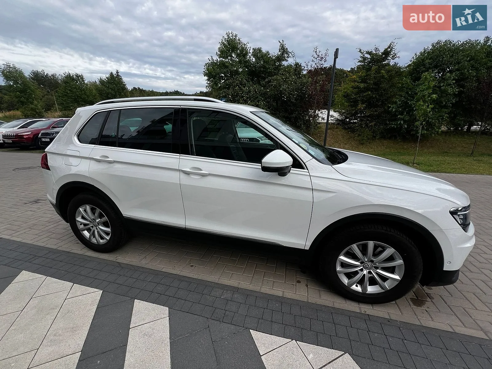 2017 Volkswagen Tiguan - мініатюра 5