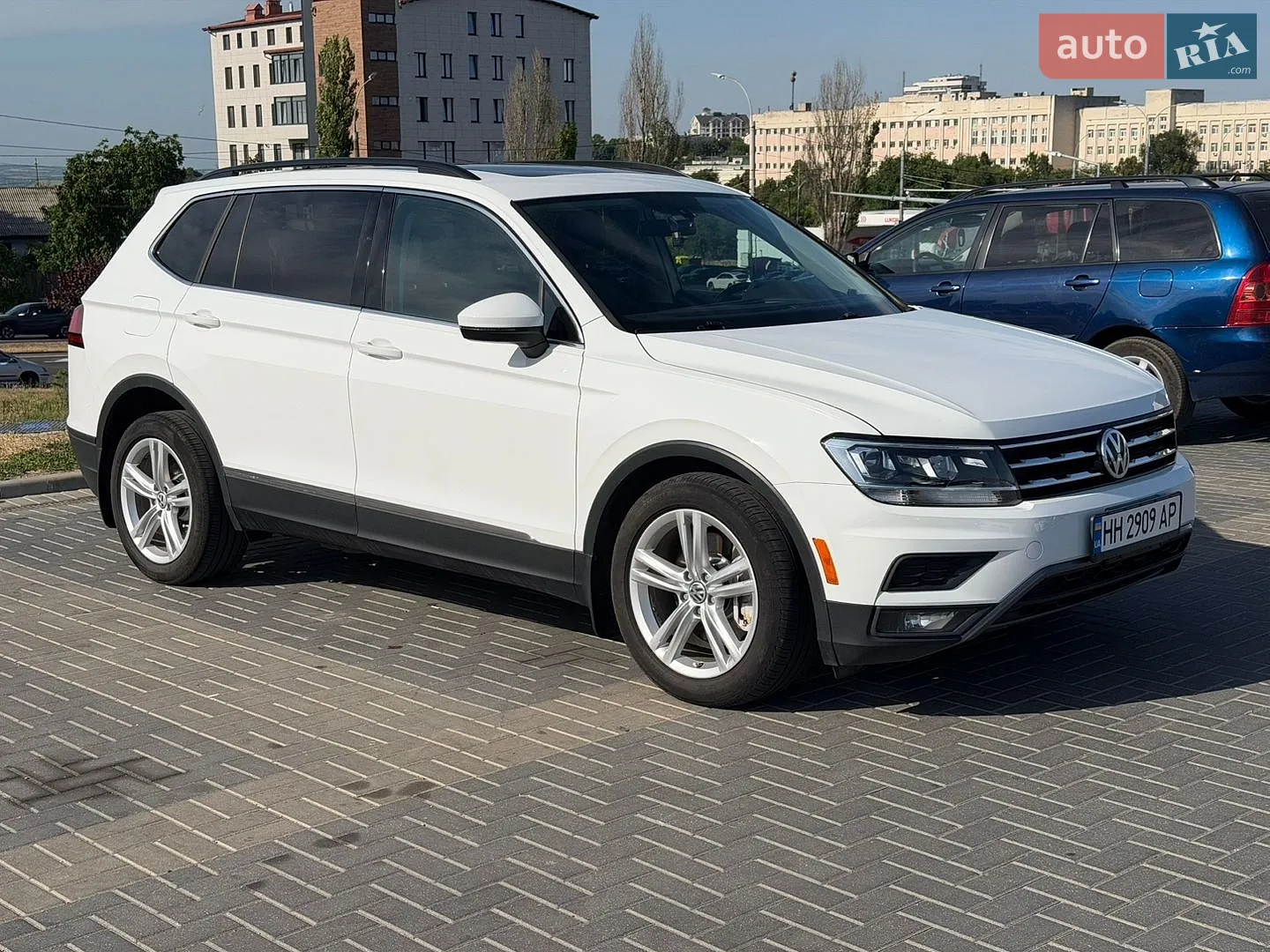 2017 Volkswagen Tiguan - мініатюра 2