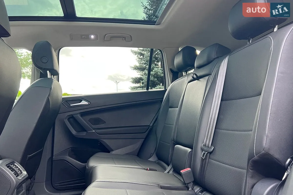 2017 Volkswagen Tiguan - мініатюра 29
