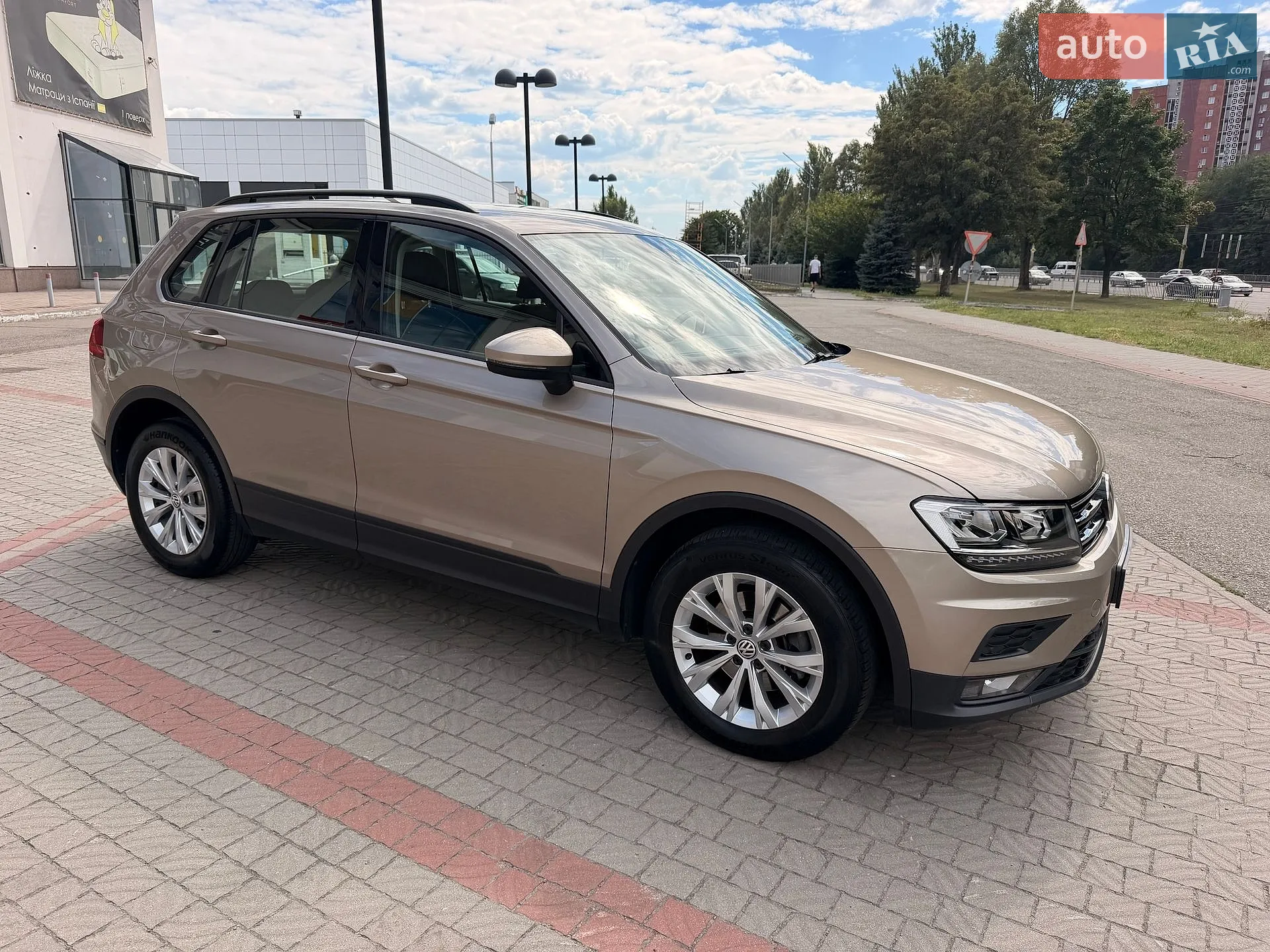 2017 Volkswagen Tiguan - мініатюра 8