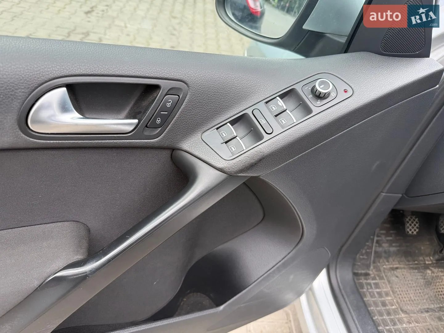 2010 Volkswagen Tiguan - мініатюра 17