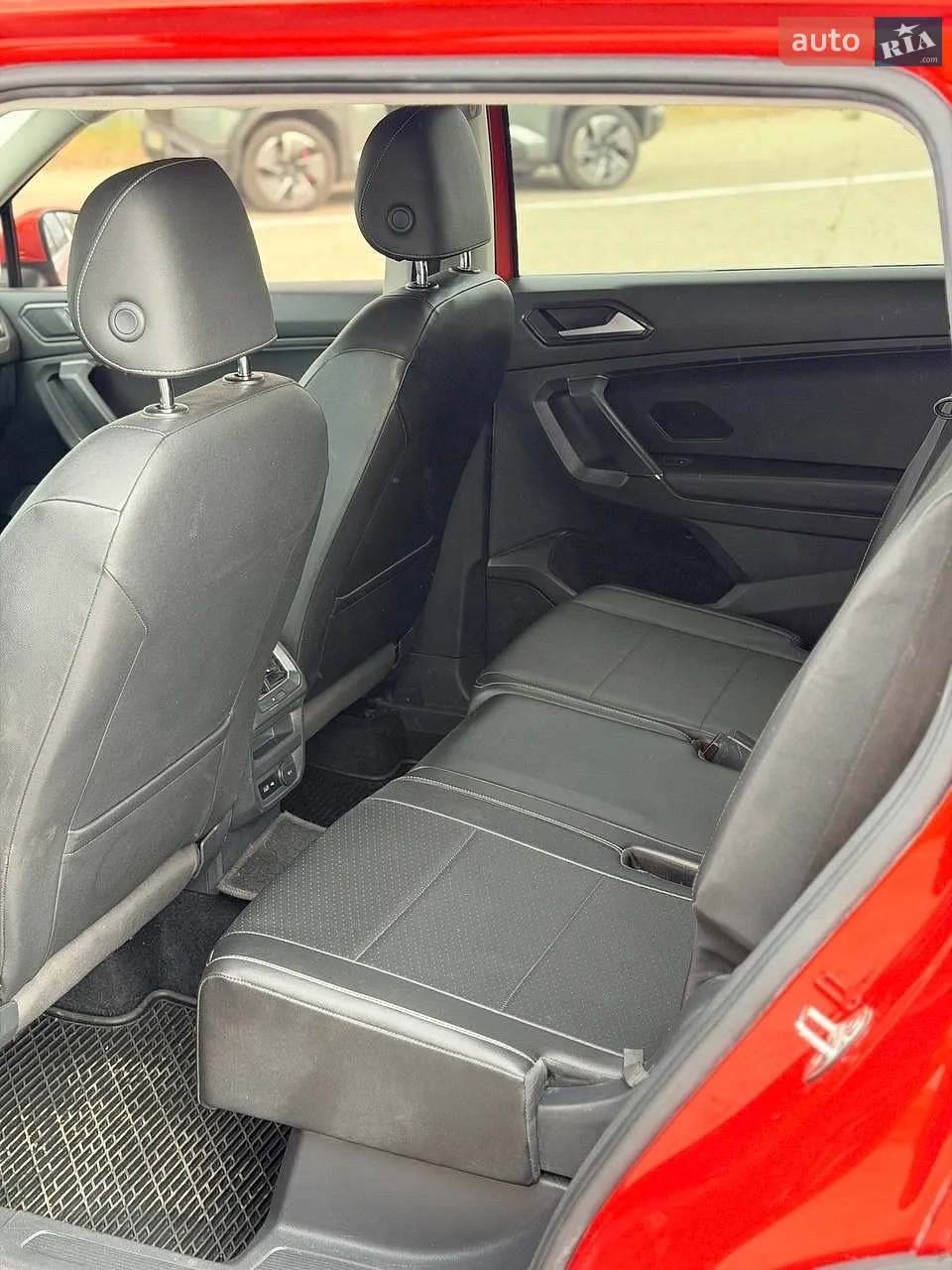 2017 Volkswagen Tiguan - мініатюра 10