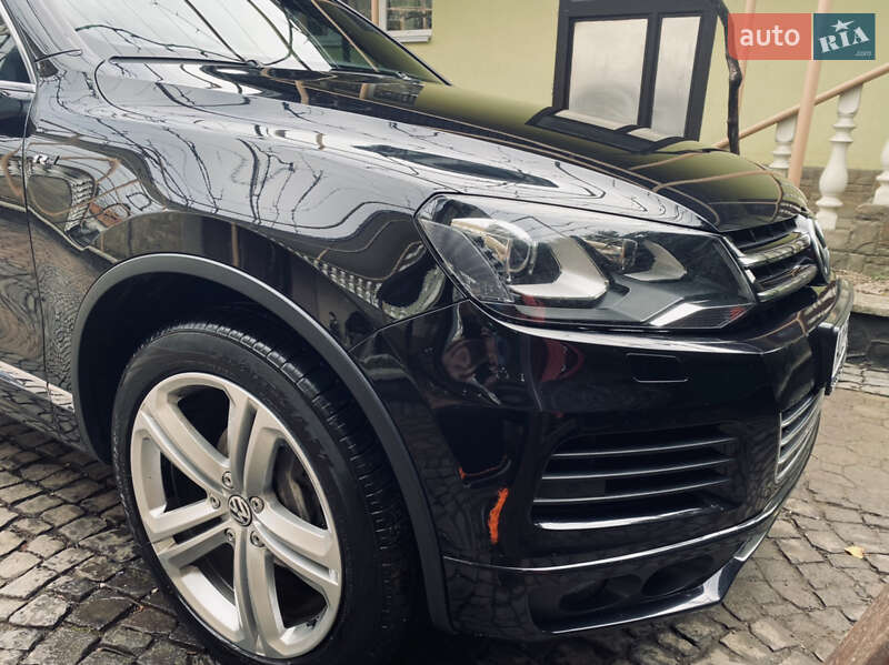 Внедорожник / Кроссовер Volkswagen Touareg R 2014 в Иршаве