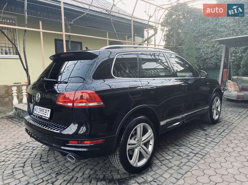 Внедорожник / Кроссовер Volkswagen Touareg R 2014 в Иршаве