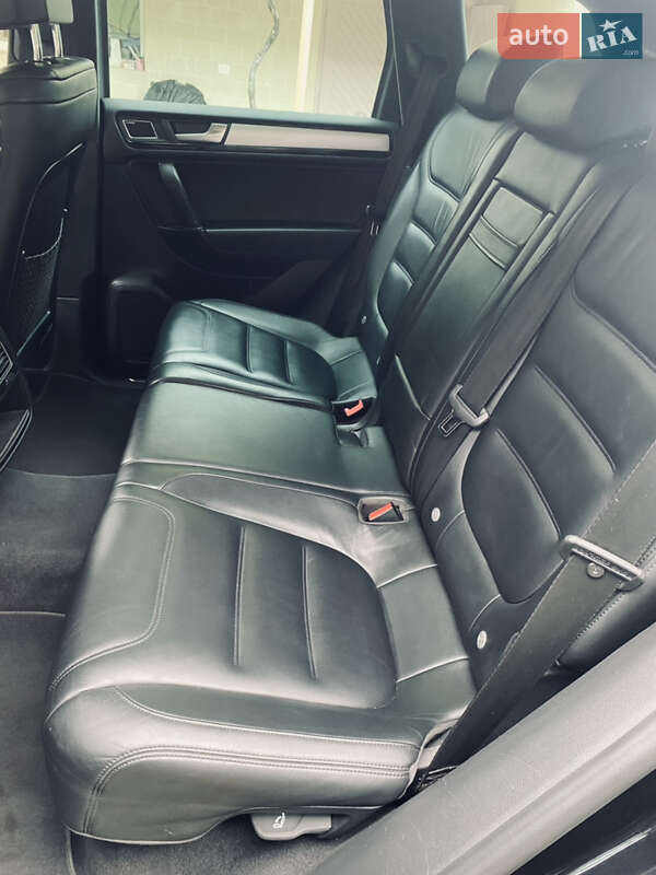 Внедорожник / Кроссовер Volkswagen Touareg R 2014 в Иршаве