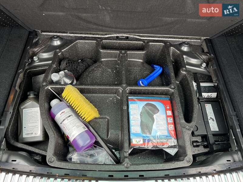 Позашляховик / Кросовер Volkswagen Touareg R 2017 в Чернівцях