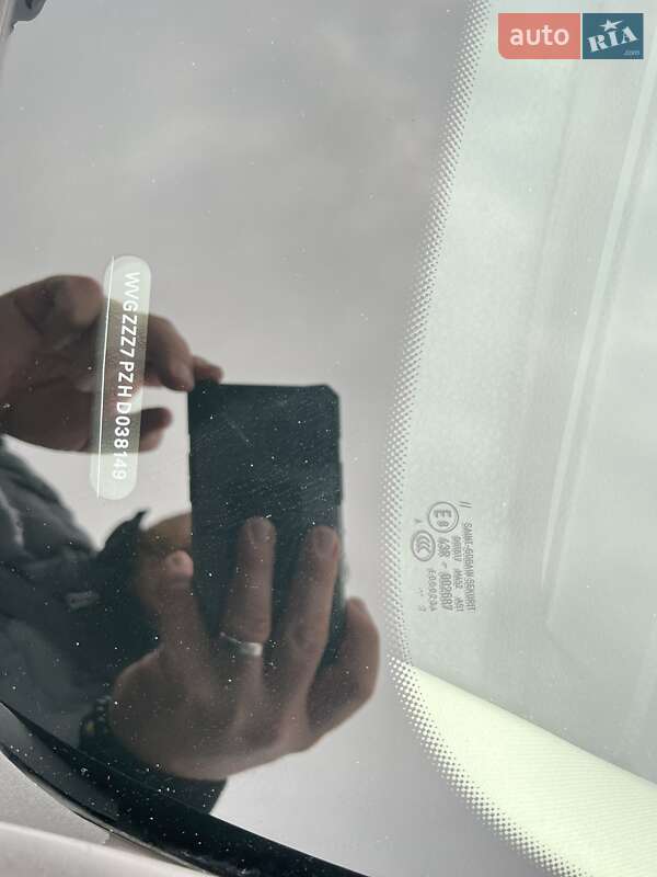 Позашляховик / Кросовер Volkswagen Touareg R 2017 в Чернівцях