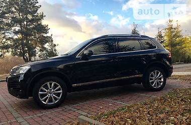 Внедорожник / Кроссовер Volkswagen Touareg 2013 в Киеве