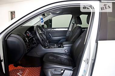 Внедорожник / Кроссовер Volkswagen Touareg 2013 в Одессе