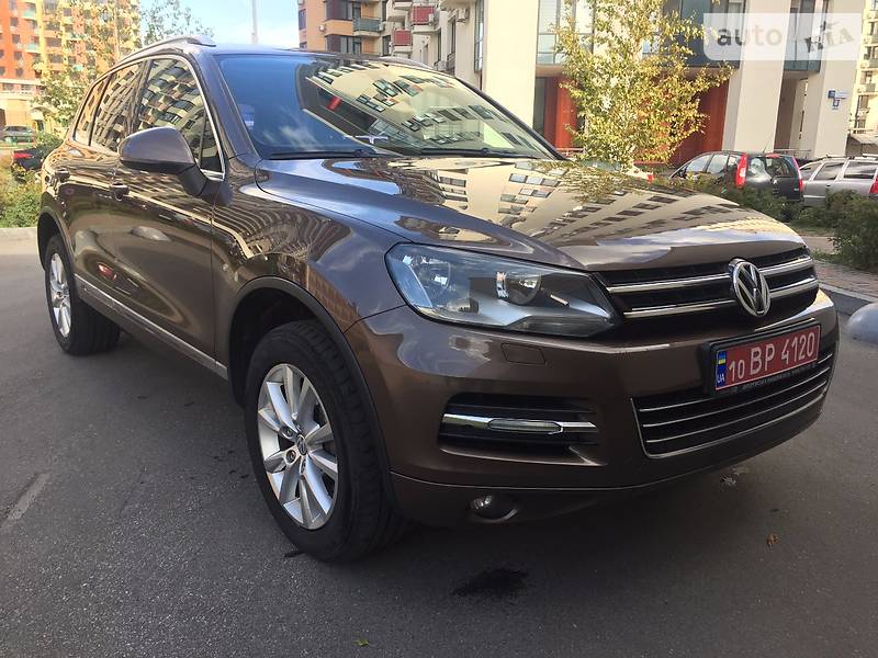 Внедорожник / Кроссовер Volkswagen Touareg 2012 в Киеве