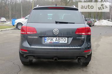 Внедорожник / Кроссовер Volkswagen Touareg 2012 в Киеве