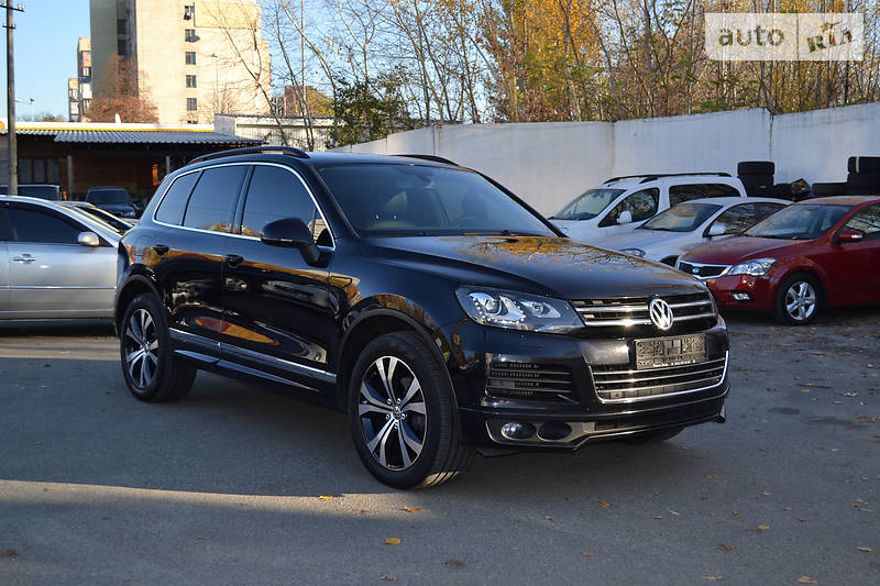 Внедорожник / Кроссовер Volkswagen Touareg 2014 в Киеве