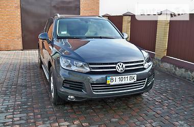 Позашляховик / Кросовер Volkswagen Touareg 2011 в 