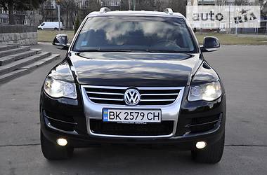 Внедорожник / Кроссовер Volkswagen Touareg 2007 в 