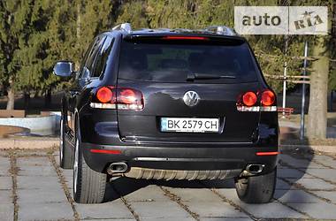 Внедорожник / Кроссовер Volkswagen Touareg 2007 в 