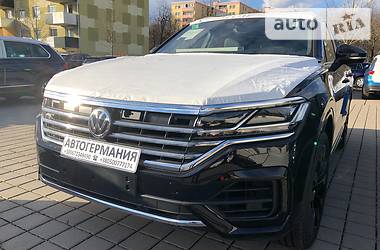 Внедорожник / Кроссовер Volkswagen Touareg 2019 в Киеве