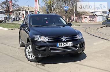 Внедорожник / Кроссовер Volkswagen Touareg 2013 в Николаеве