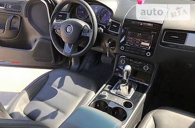 Внедорожник / Кроссовер Volkswagen Touareg 2013 в Николаеве