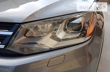 Позашляховик / Кросовер Volkswagen Touareg 2014 в 